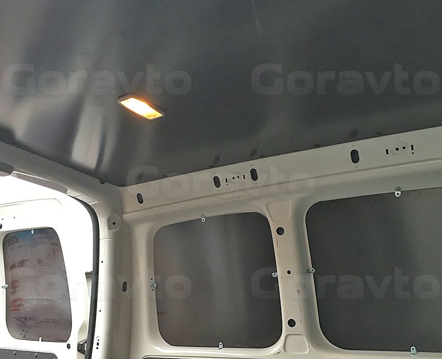 Обшивка ламинированной фанерой фургона Volkswagen Caddy: Стены, потолок и задние двери