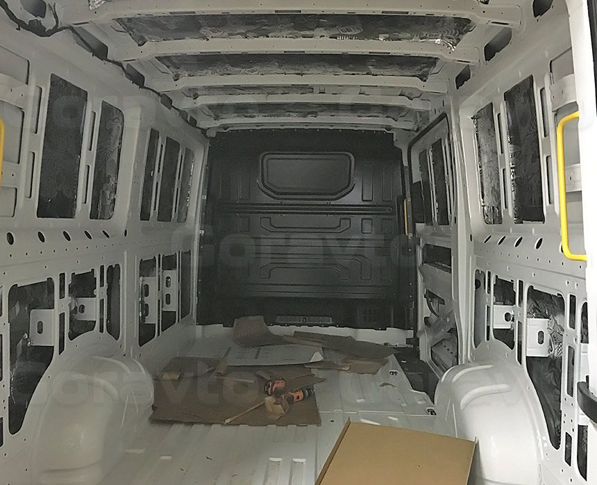 Виброизоляция фургона Volkswagen Crafter 2017: Виброизолированный фургон