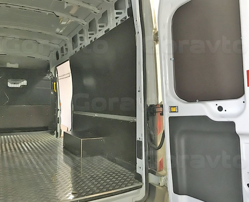 Обшивка большого фургона Ford Transit ламинированной фанерой: Пол, стены и двери