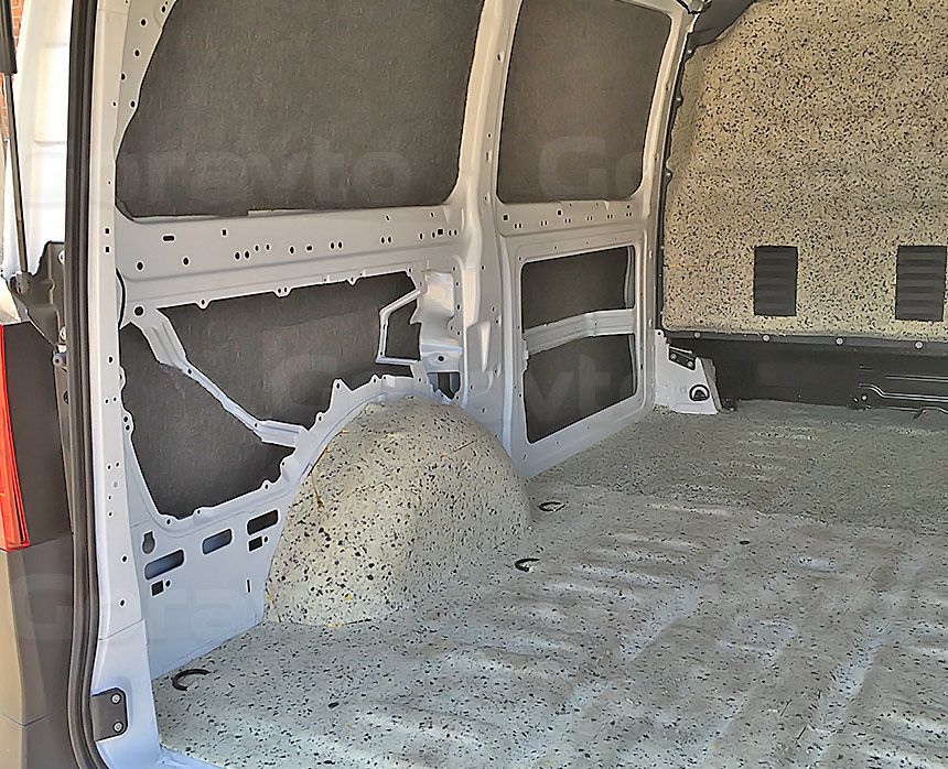 Шумоизоляция фургона Mercedes-Benz Vito: Шумоизоляция арок