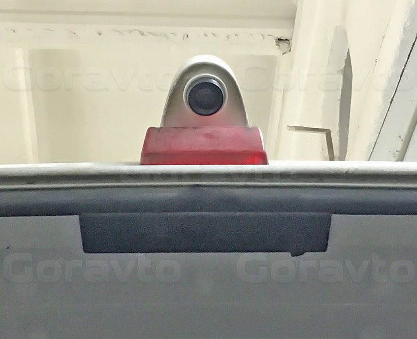 Установка камеры заднего вида в фургон Mercedes-Benz Sprinter Classic: Вид сзади