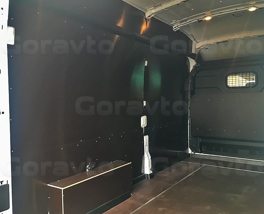 Обшивка фургона Ford Transit ламинированной фанерой: Обшивка стен, пола, арок и перегородки фургона