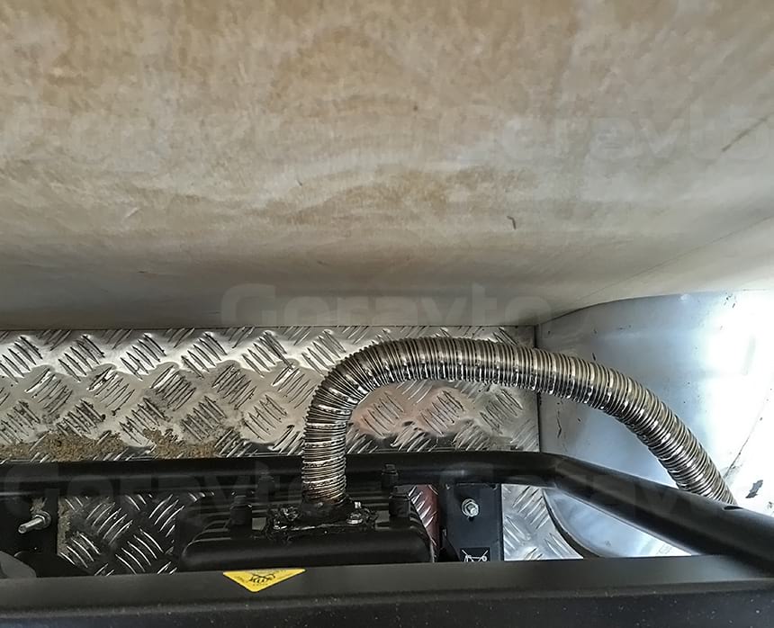 Отведение выхлопа от генератора в кузове фургона